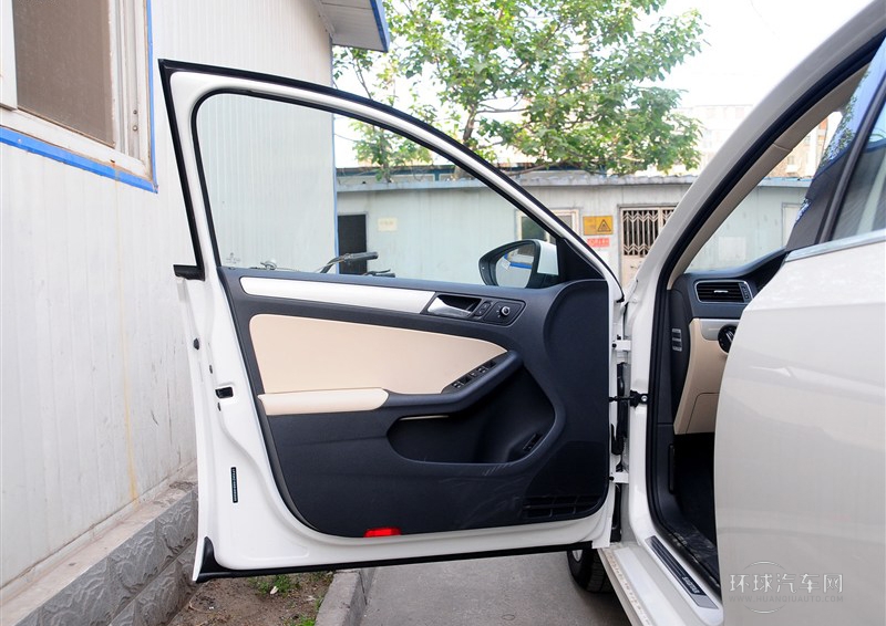 2014款 改款 1.6L 自動(dòng)舒適型