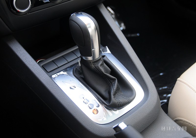 2014款 改款 1.6L 自動(dòng)舒適型