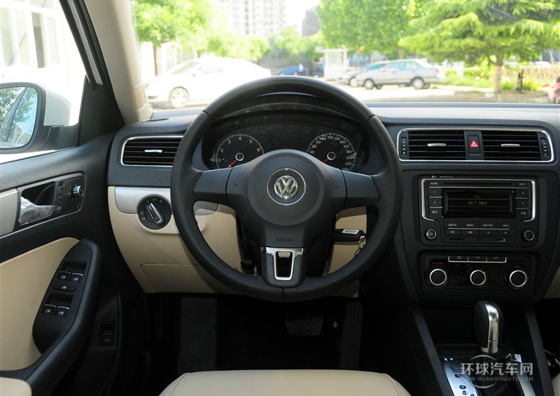 2014款 改款 1.6L 自動(dòng)舒適型