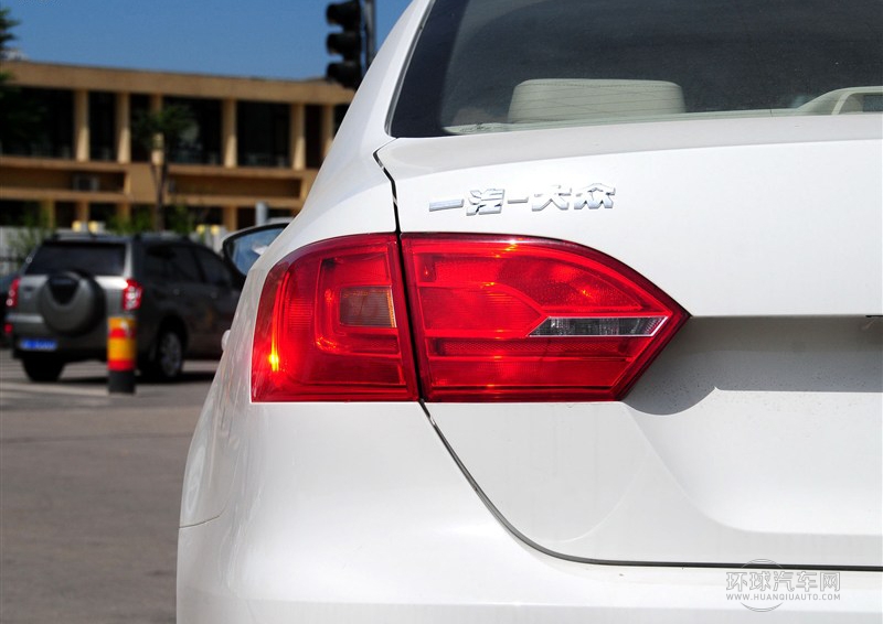 2014款 改款 1.6L 自動(dòng)舒適型