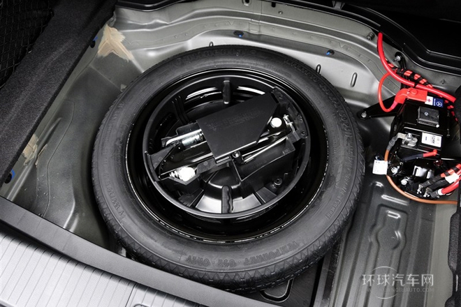 2015款E320L運(yùn)動(dòng)版4MATIC