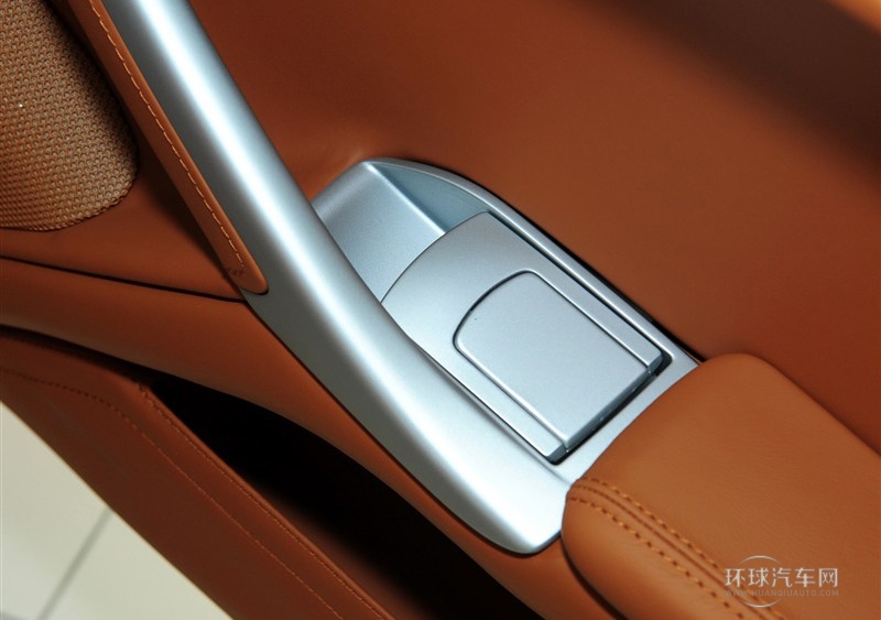 2013款 6.3L 標(biāo)準(zhǔn)型