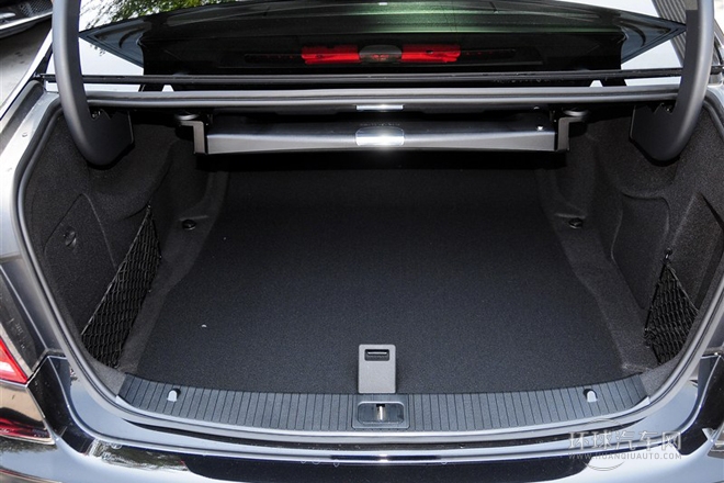 2015款E400L運(yùn)動(dòng)豪華版4MATIC
