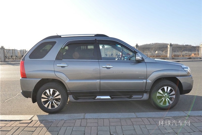 2013款 2.0L 手動(dòng)四驅(qū)版GLS