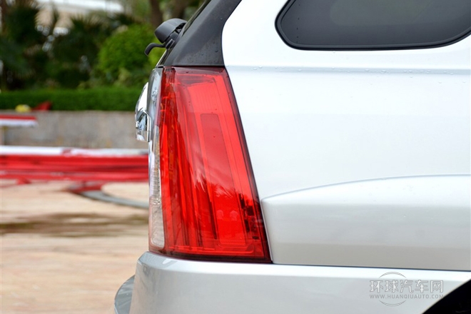 2013款 2.0L 自動(dòng)兩驅(qū)版Premium