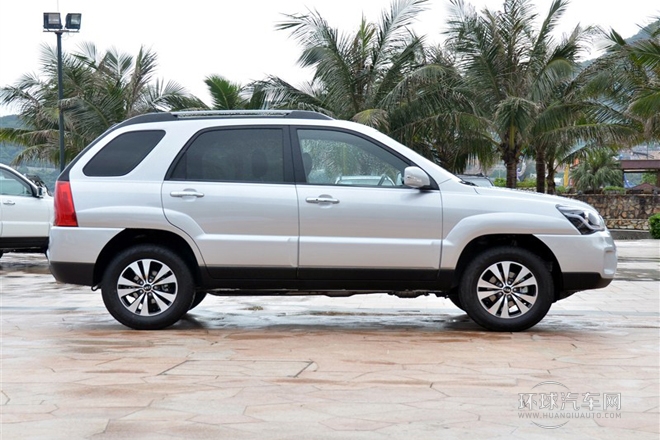 2013款 2.0L 自動(dòng)兩驅(qū)版Premium