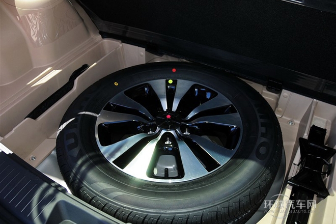 2013款 2.0L 自動兩驅(qū)版DLX