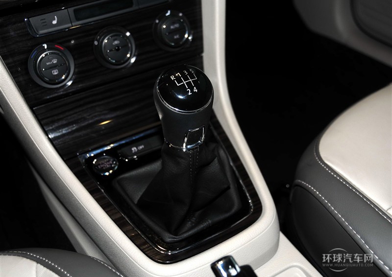 2013款 1.4TSI 手動(dòng)豪華型