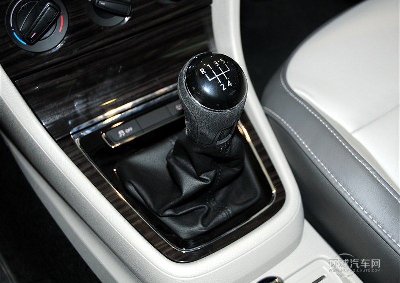 2013款 1.6L 手動(dòng)舒適型