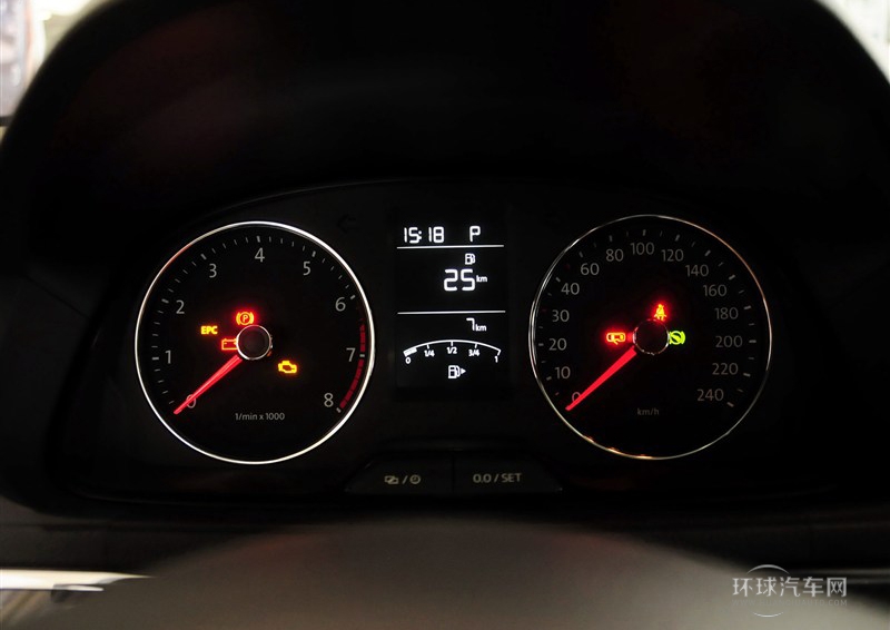 2014款 1.6L 自動(dòng)運(yùn)動(dòng)版