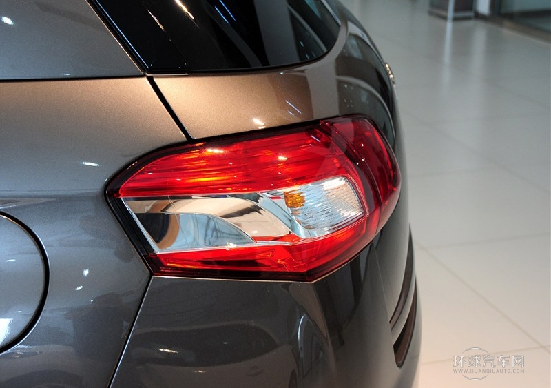 2013款 2.0L 兩驅(qū)豪華型