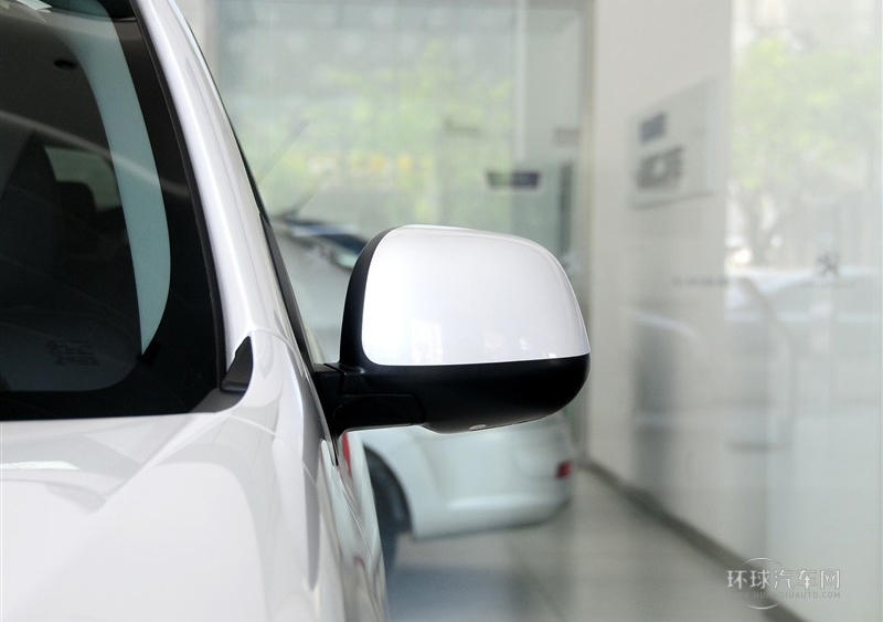 2013款 2.0L 兩驅(qū)時尚型