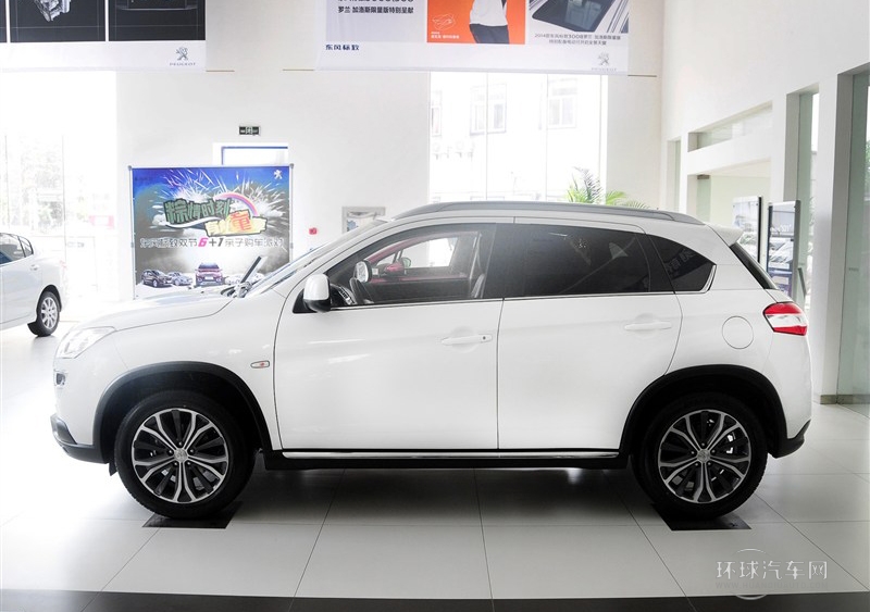 2013款 2.0L 兩驅(qū)時(shí)尚型