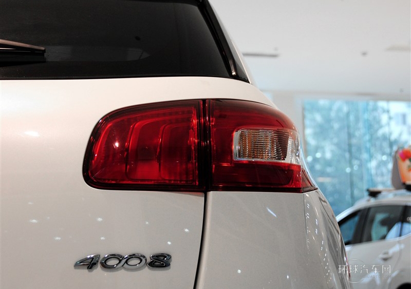 2013款 2.0L 四驅(qū)豪華型