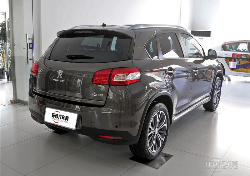 2013款 2.0L 四驅(qū)時尚型