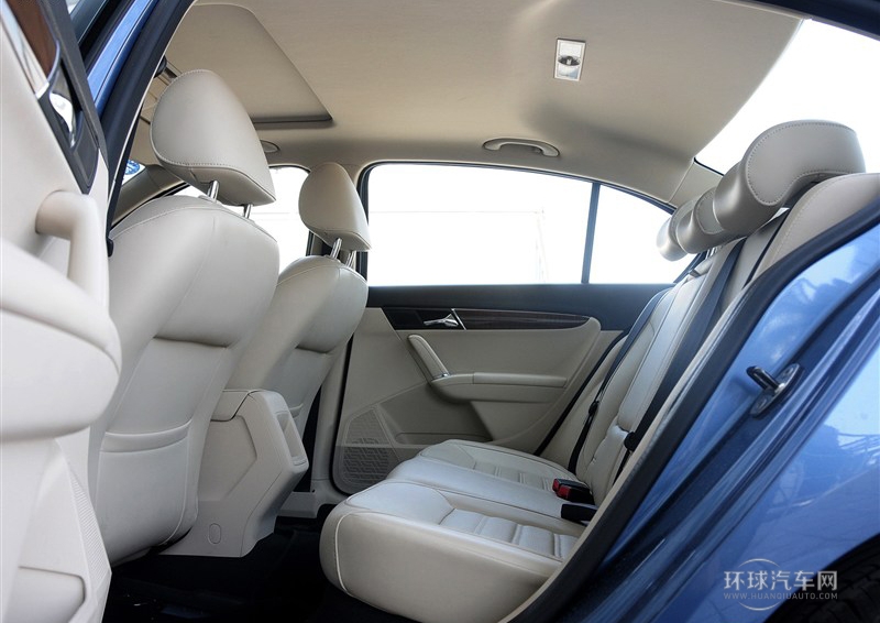 2013款 改款 1.4TSI DSG豪華版