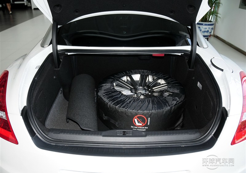 2014款 1.6T 豪華版深色風(fēng)格