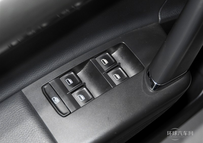 2013款 改款 1.4TSI 手動(dòng)舒適版