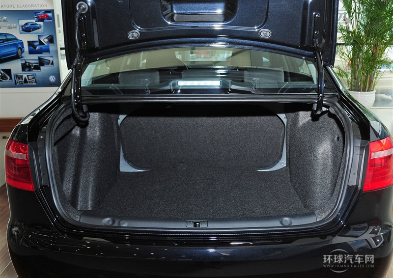 2013款 改款 1.6L 自動風尚版