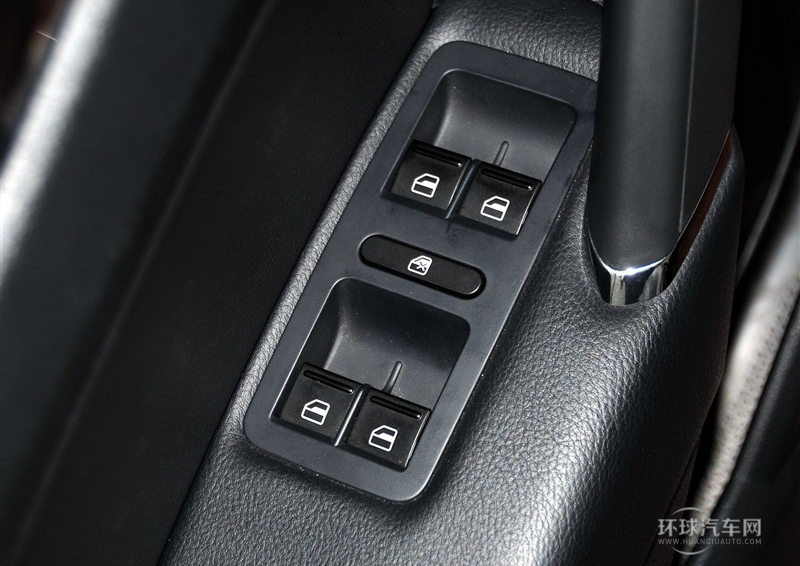 2014款 1.8TSI DSG尊榮導(dǎo)航版