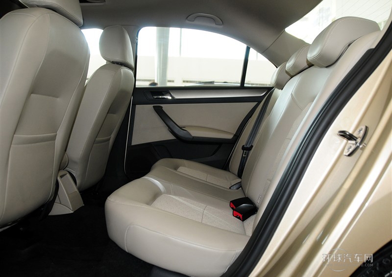 2013款 1.6L 自動(dòng)舒適版