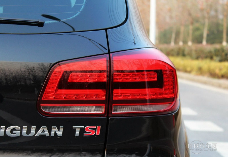 2013款 1.8TSI 手動(dòng)兩驅(qū)風(fēng)尚版