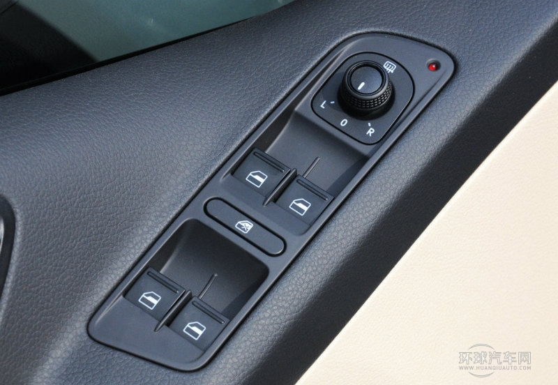 2013款 1.8TSI 自動兩驅(qū)風(fēng)尚版