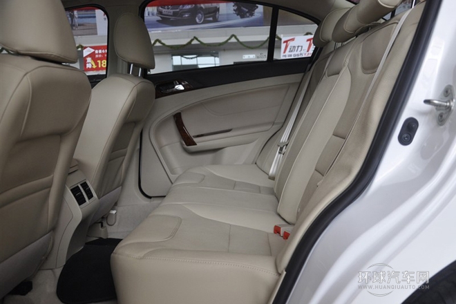 2013款 1.8L 自動(dòng)豪華型