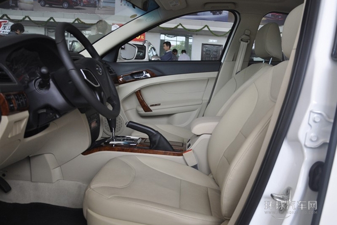2013款 1.8L 自動(dòng)豪華型
