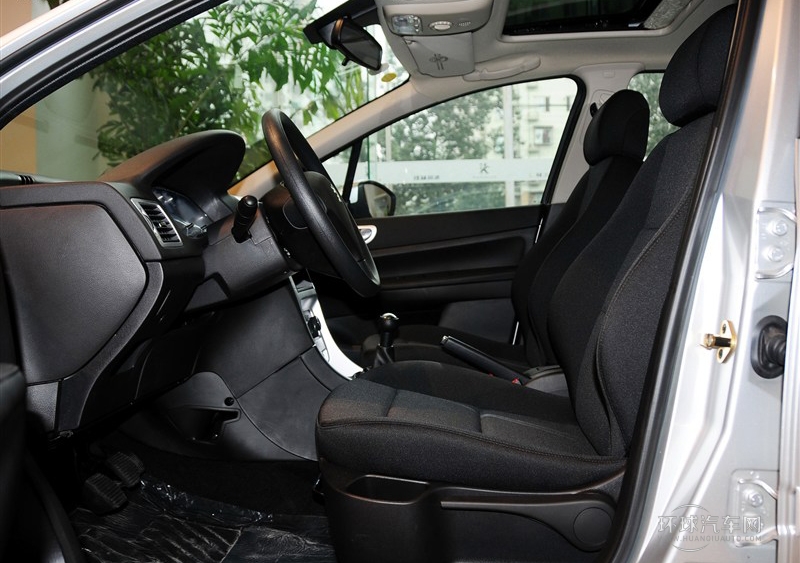 2013款 兩廂 1.6L 手動舒適版