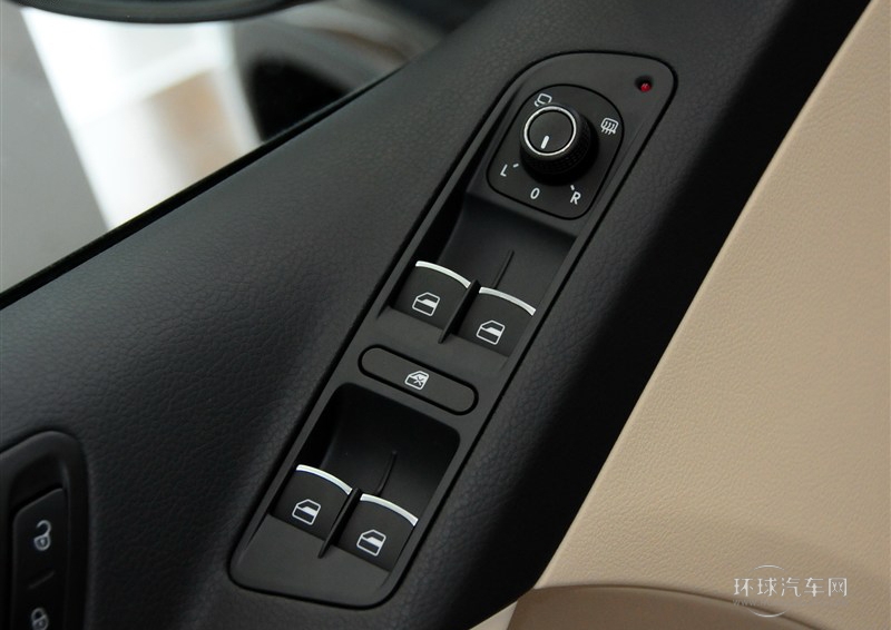 2013款 1.8TSI 自動(dòng)兩驅(qū)舒適版