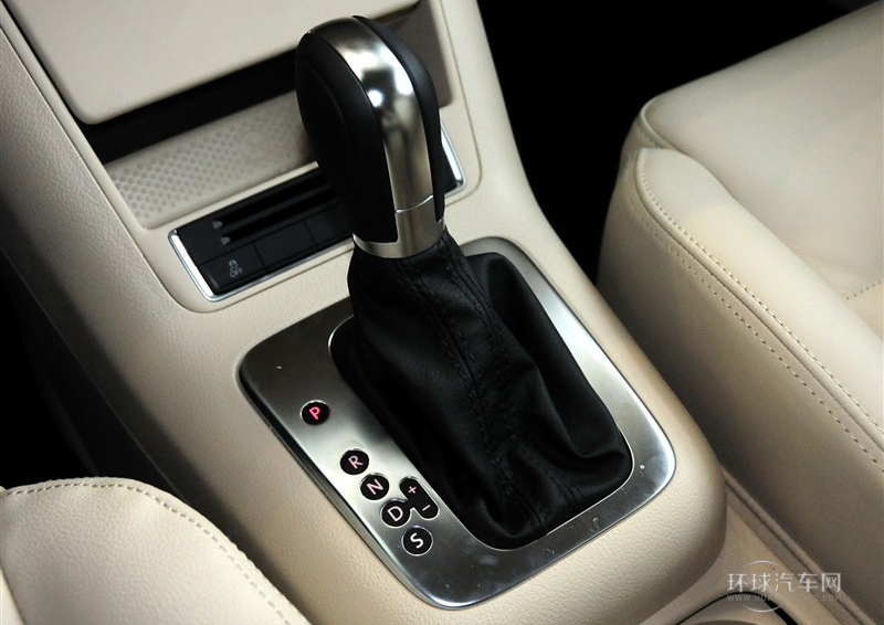2013款 1.8TSI 自動(dòng)兩驅(qū)舒適版