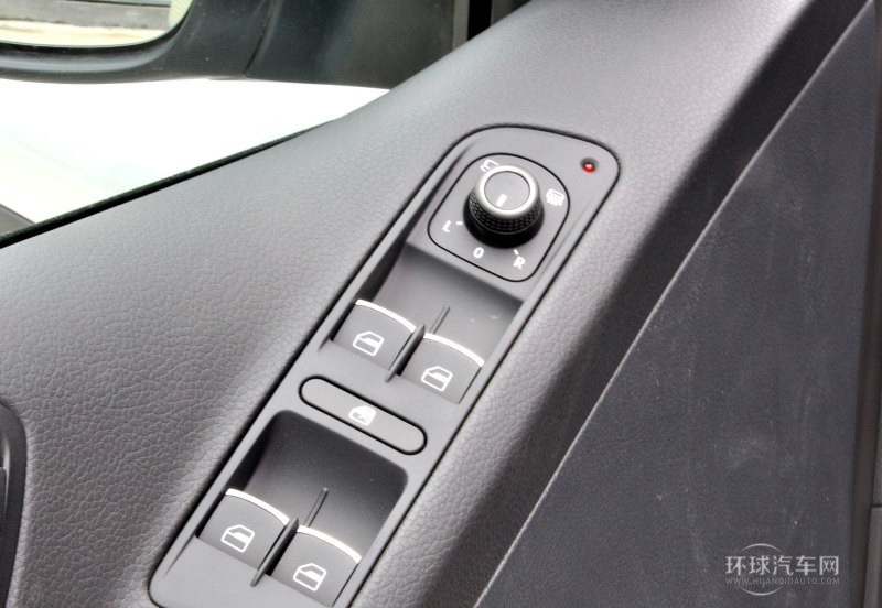 2013款 1.8TSI 自動(dòng)四驅(qū)舒適版