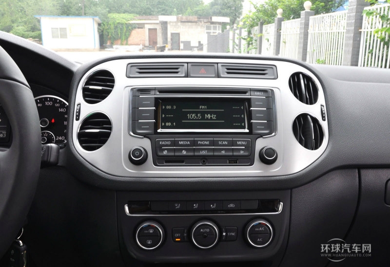 2013款 1.8TSI 自動(dòng)四驅(qū)舒適版