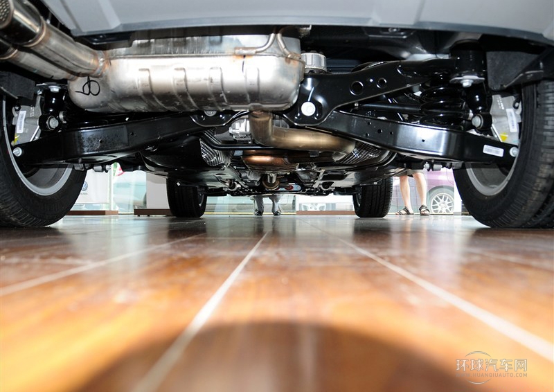 2013款 1.8TSI 自動四驅(qū)豪華型