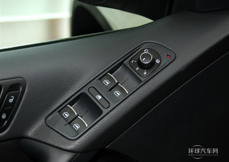 2013款 1.8TSI 自動(dòng)四驅(qū)豪華型
