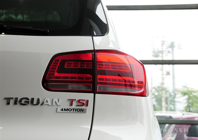 2013款 1.8TSI 自動四驅(qū)豪華型