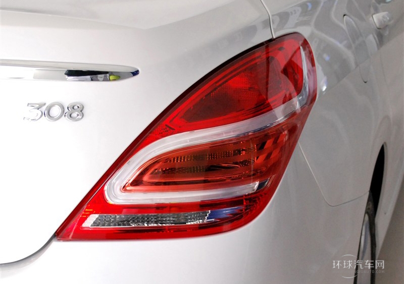 2014款 樂享版 1.6L 手動優(yōu)尚型CNG