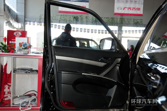 2012款 2.0L 手動汽油兩驅(qū)天窗版