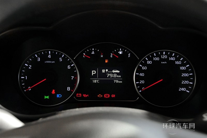 2013款 2.0L 7座自動標(biāo)準(zhǔn)版 國IV