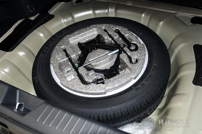 2013款 2.4L 商務(wù)天窗型 國IV