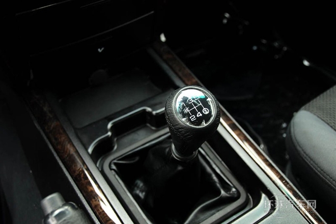 2010款 2.4L 手動舒適型