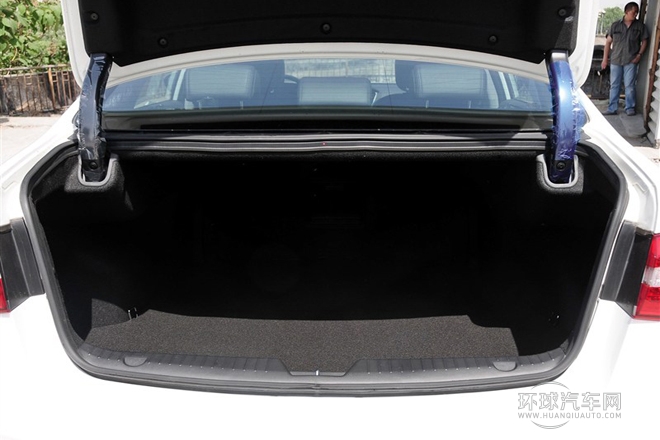 2013款 2.4L 商務(wù)型 國V