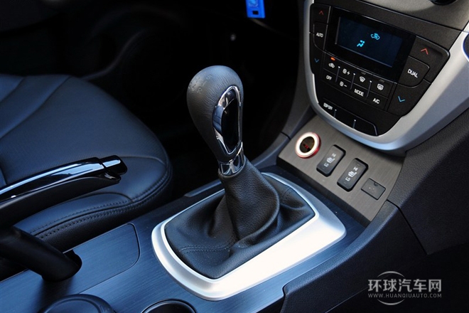 2012款 2.0L 手動兩驅(qū)豪華版