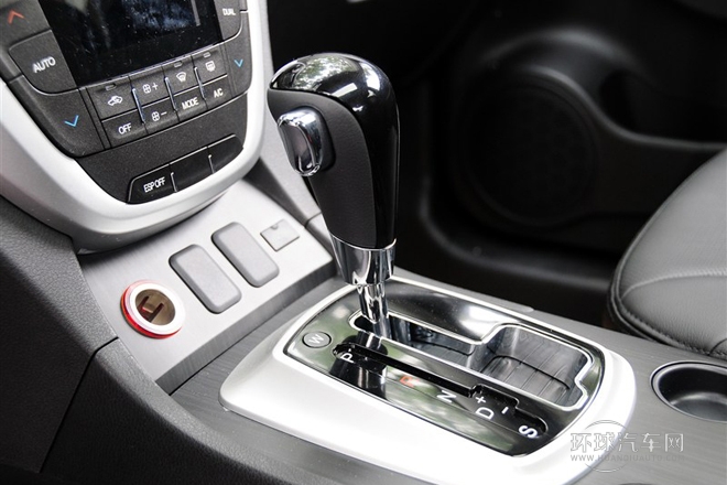 2012款 2.0L 自動兩驅(qū)豪華版