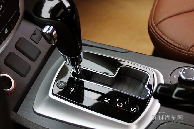 2013款 1.8T 自動(dòng)四驅(qū)豪華版
