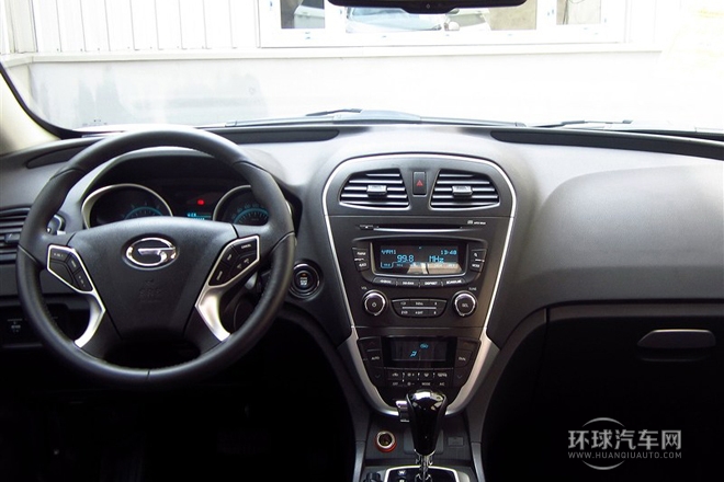 2013款 1.8T 自動四驅(qū)豪華版