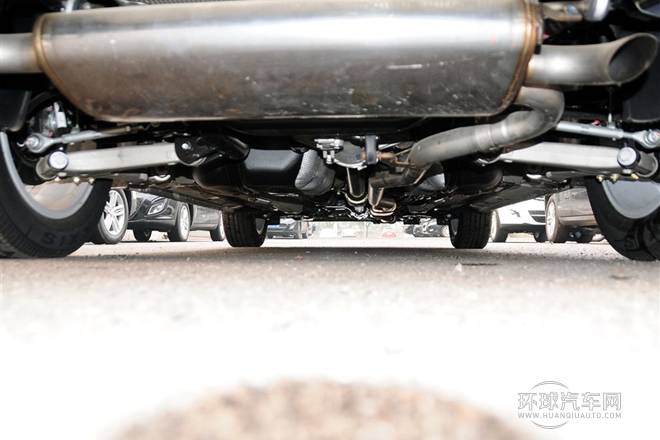 2013款 1.8T 自動四驅(qū)尊貴版