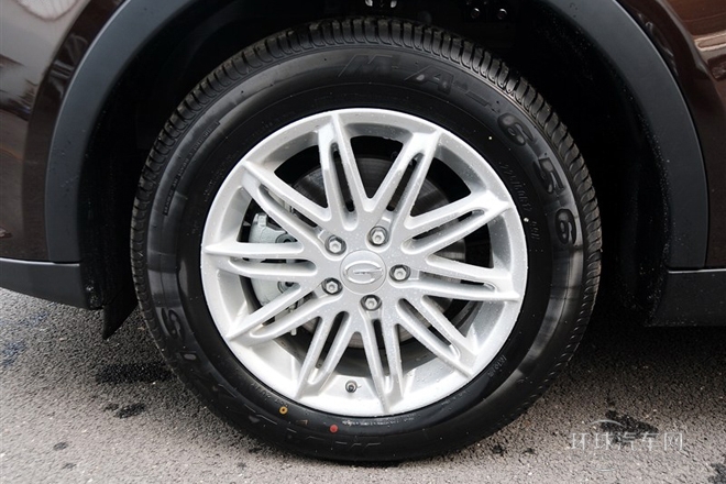 2013款 1.8T 自動(dòng)四驅(qū)尊貴版