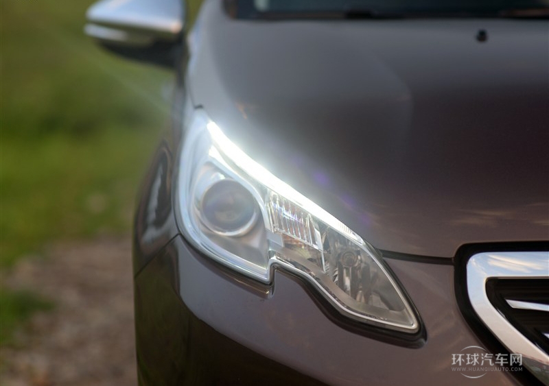 2014款 1.6L 自動(dòng)領(lǐng)航版